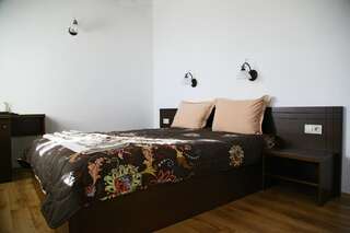 Отель Galabova Guest House Delchevo Двухместный номер с 1 кроватью или 2 отдельными кроватями-19